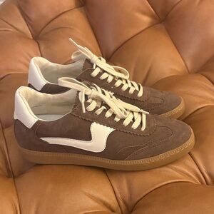 Dolce Vita Notice Sneakers